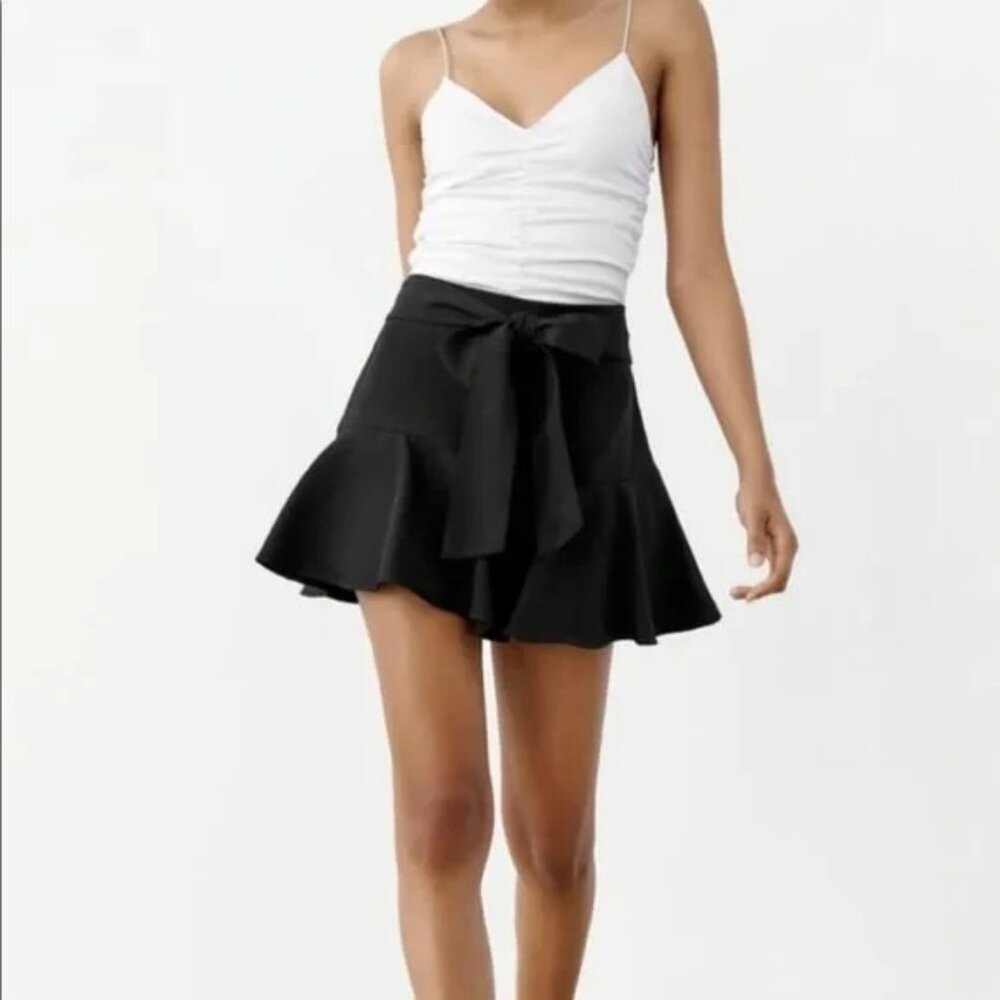 NEW ZARA BOW‎ TRIM SKORT BLACK REF. 2271/583 Mini Womens Large